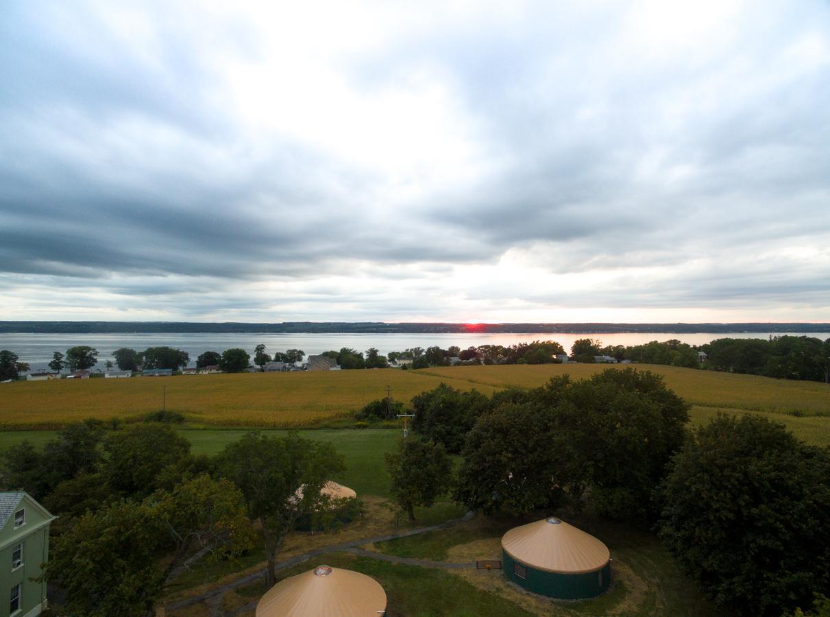 Yale Manor B&B & Yurt Glamping Buitenkant foto